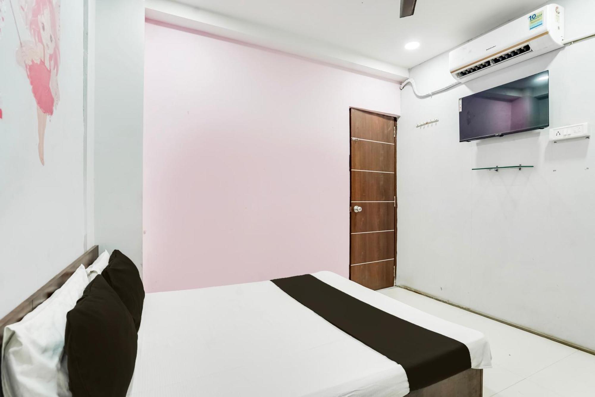 Hotel O Day Night Rooms Surat Ngoại thất bức ảnh